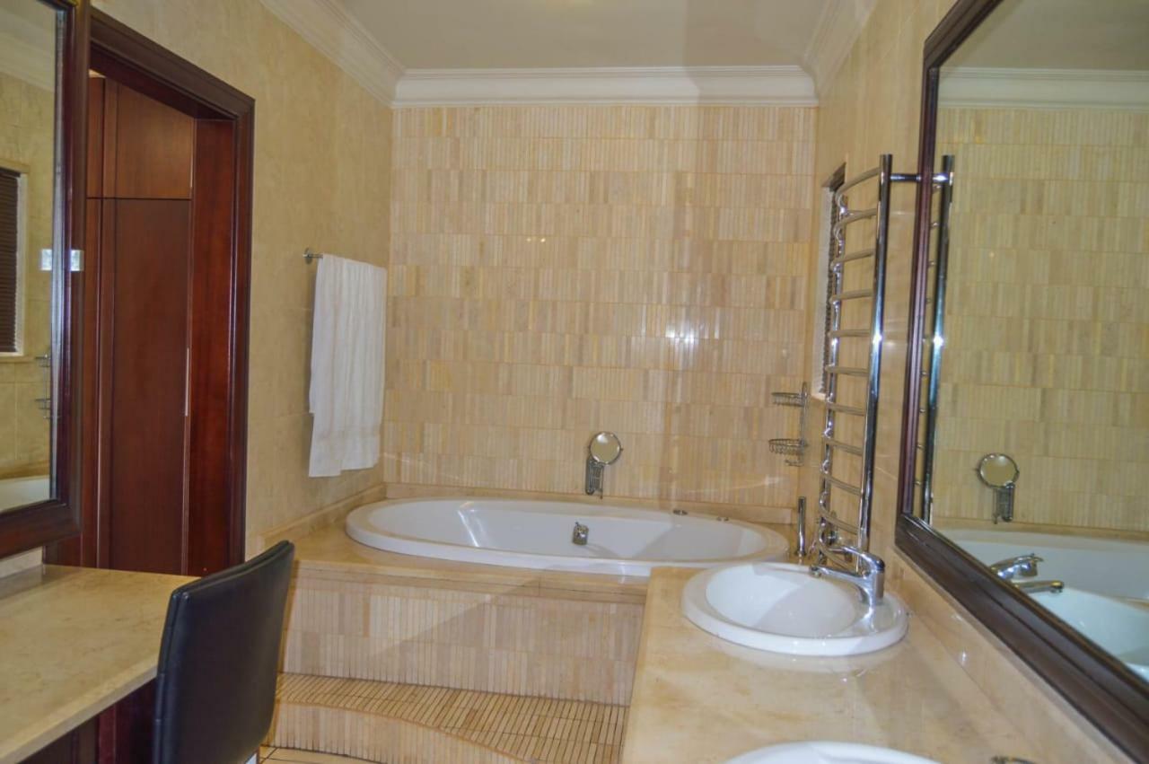 Emangunini Guest House Richards Bay Exterior photo