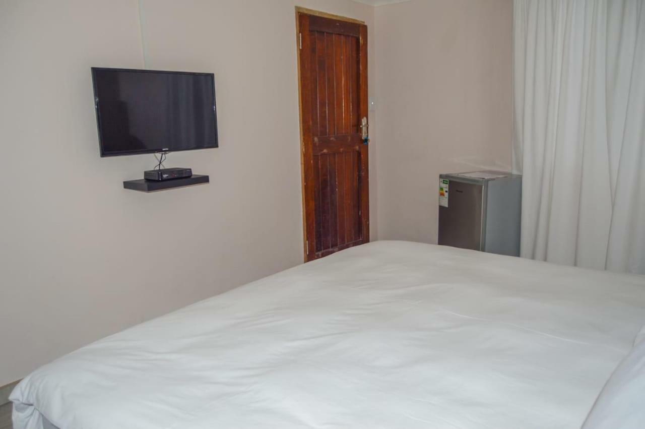 Emangunini Guest House Richards Bay Exterior photo
